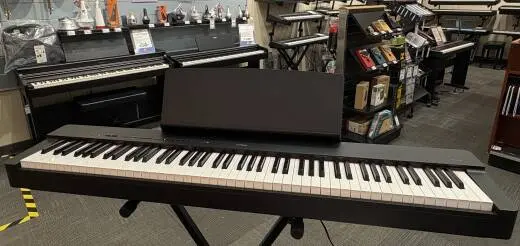 Yamaha - P225 B 2